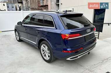 Внедорожник / Кроссовер Audi Q7 2020 в 