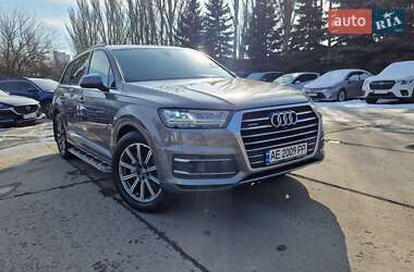Внедорожник / Кроссовер Audi Q7 2016 в 