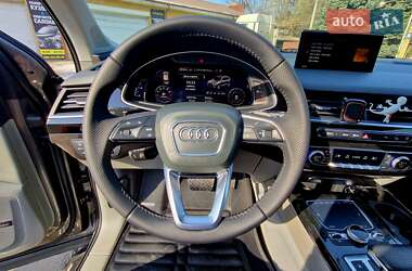 Внедорожник / Кроссовер Audi Q7 2016 в 