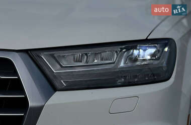 Позашляховик / Кросовер Audi Q7 2016 в 