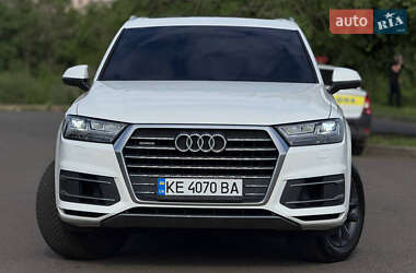 Позашляховик / Кросовер Audi Q7 2016 в 