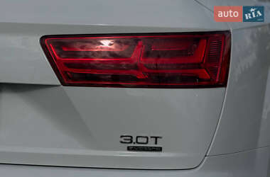 Позашляховик / Кросовер Audi Q7 2016 в 
