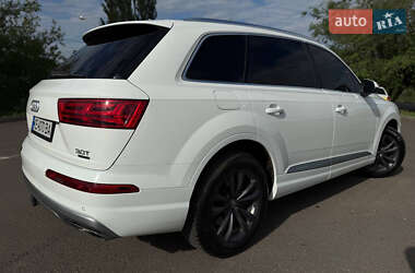 Позашляховик / Кросовер Audi Q7 2016 в 