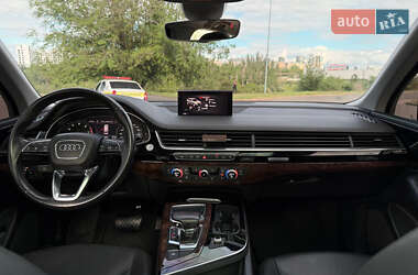 Позашляховик / Кросовер Audi Q7 2016 в 