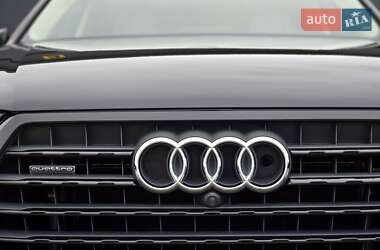 Внедорожник / Кроссовер Audi Q7 2018 в 