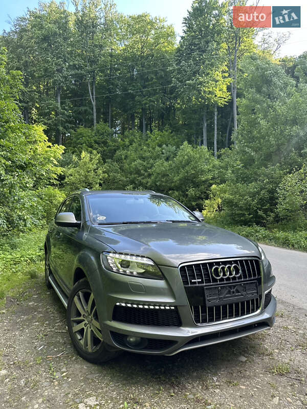Внедорожник / Кроссовер Audi Q7 2012 в Черновцах