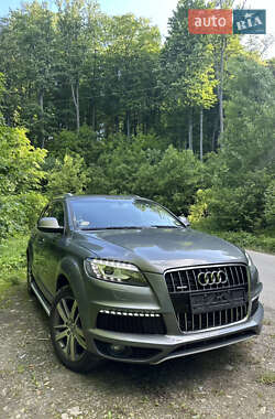 Позашляховик / Кросовер Audi Q7 2012 в 