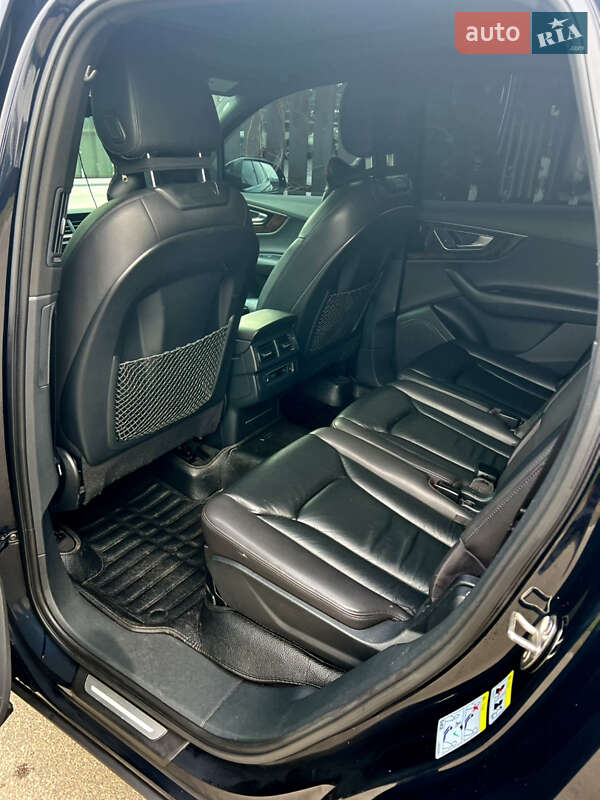 Внедорожник / Кроссовер Audi Q7 2016 в Полтаве
