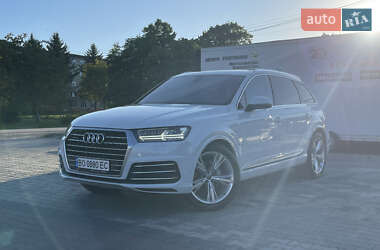 Внедорожник / Кроссовер Audi Q7 2017 в 