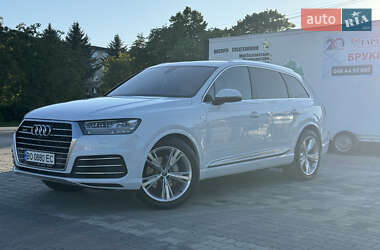 Внедорожник / Кроссовер Audi Q7 2017 в 