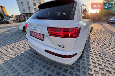 Внедорожник / Кроссовер Audi Q7 2017 в 