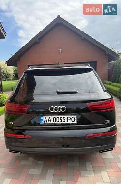 Внедорожник / Кроссовер Audi Q7 2017 в 