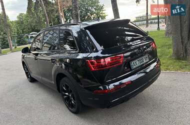 Внедорожник / Кроссовер Audi Q7 2017 в 