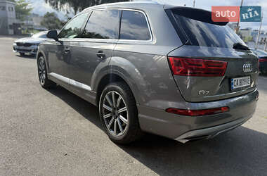 Внедорожник / Кроссовер Audi Q7 2016 в 