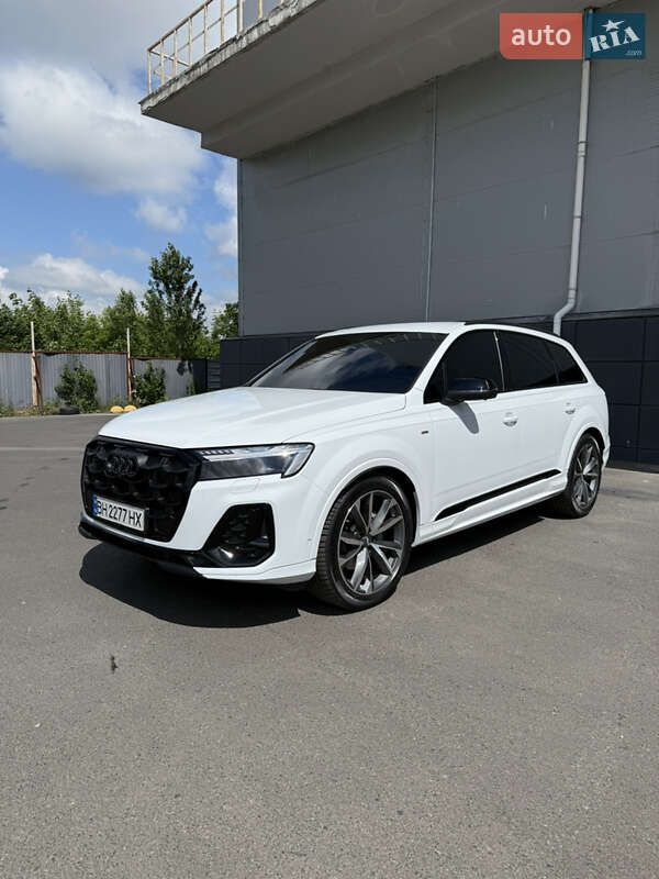 Внедорожник / Кроссовер Audi Q7 2025 в 