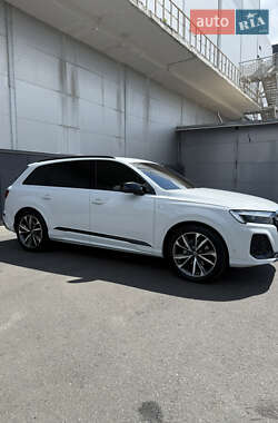 Внедорожник / Кроссовер Audi Q7 2025 в 