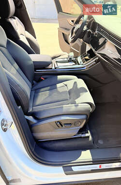 Внедорожник / Кроссовер Audi Q7 2025 в 