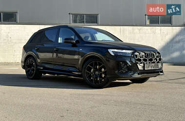 Внедорожник / Кроссовер Audi Q7 2025 в 