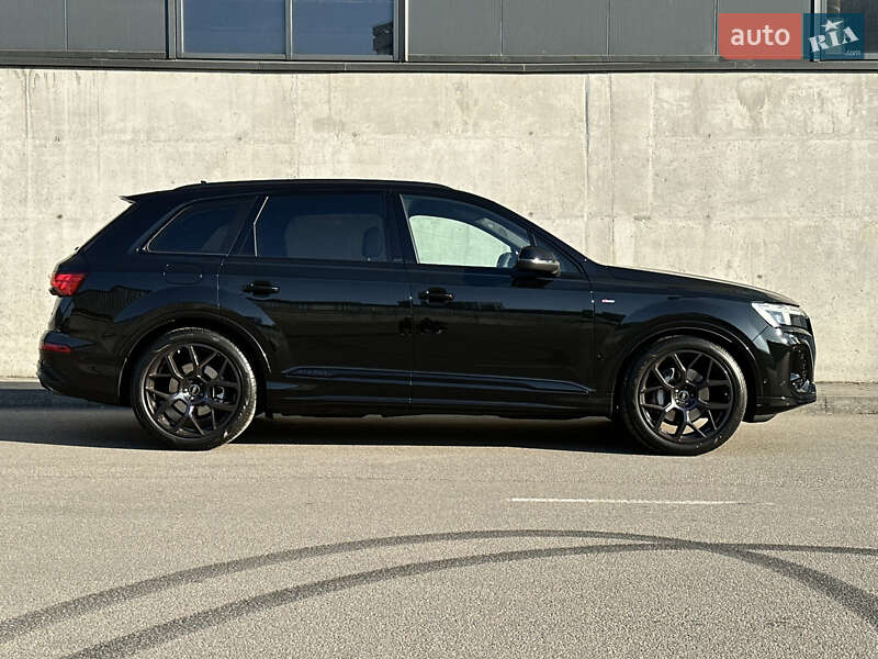 Внедорожник / Кроссовер Audi Q7 2025 в Киеве