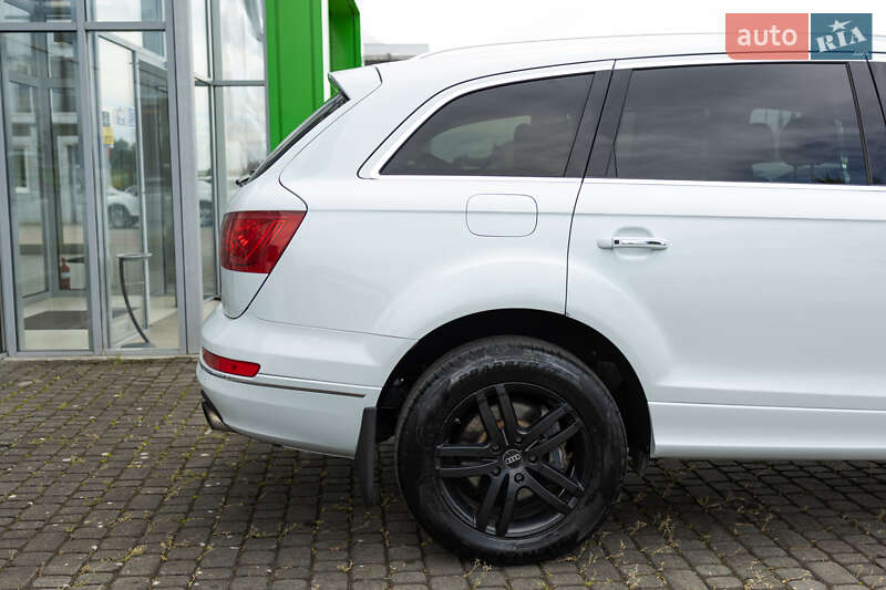 Позашляховик / Кросовер Audi Q7 2015 в Мукачевому