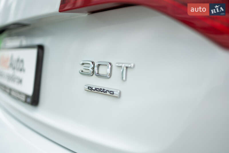 Позашляховик / Кросовер Audi Q7 2015 в Мукачевому