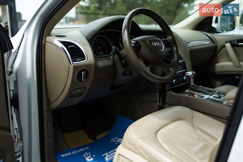 Позашляховик / Кросовер Audi Q7 2015 в Мукачевому