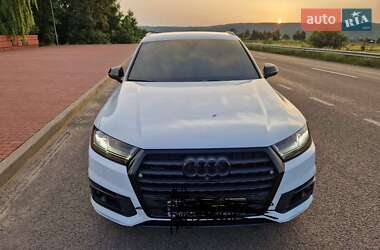 Внедорожник / Кроссовер Audi Q7 2017 в 