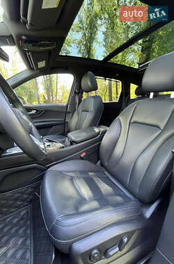 Внедорожник / Кроссовер Audi Q7 2018 в 