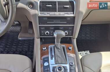 Внедорожник / Кроссовер Audi Q7 2013 в 