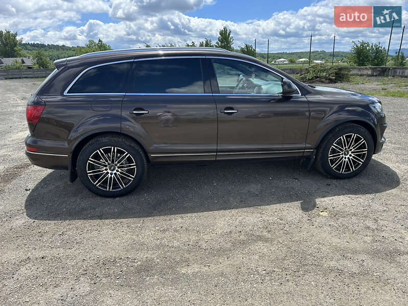 Позашляховик / Кросовер Audi Q7 2011 в Косові