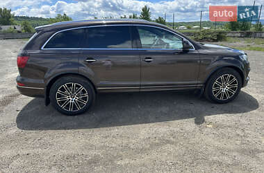 Внедорожник / Кроссовер Audi Q7 2011 в 