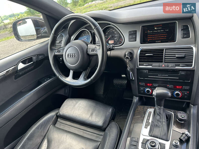 Позашляховик / Кросовер Audi Q7 2011 в Косові