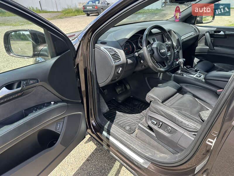 Позашляховик / Кросовер Audi Q7 2011 в Косові