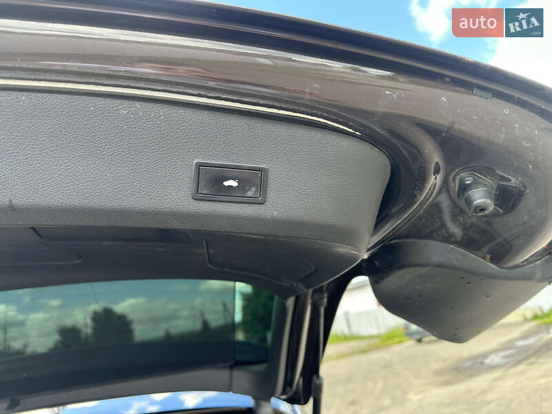 Позашляховик / Кросовер Audi Q7 2011 в Косові