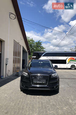 Внедорожник / Кроссовер Audi Q7 2015 в 