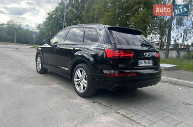 Позашляховик / Кросовер Audi Q7 2017 в 