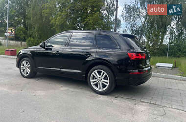 Позашляховик / Кросовер Audi Q7 2017 в 