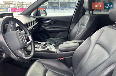 Позашляховик / Кросовер Audi Q7 2017 в 