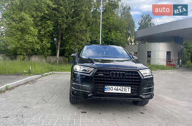 Позашляховик / Кросовер Audi Q7 2017 в 