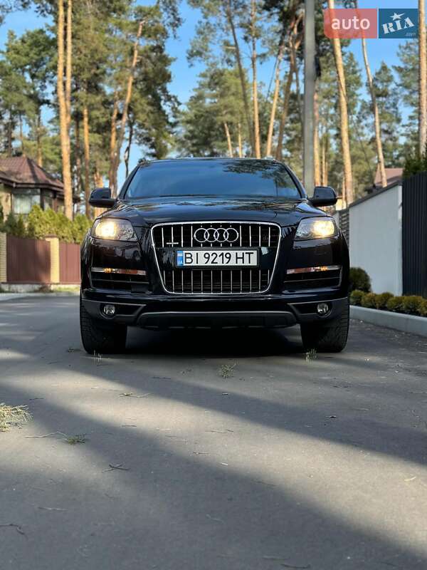 Позашляховик / Кросовер Audi Q7 2011 в Полтаві