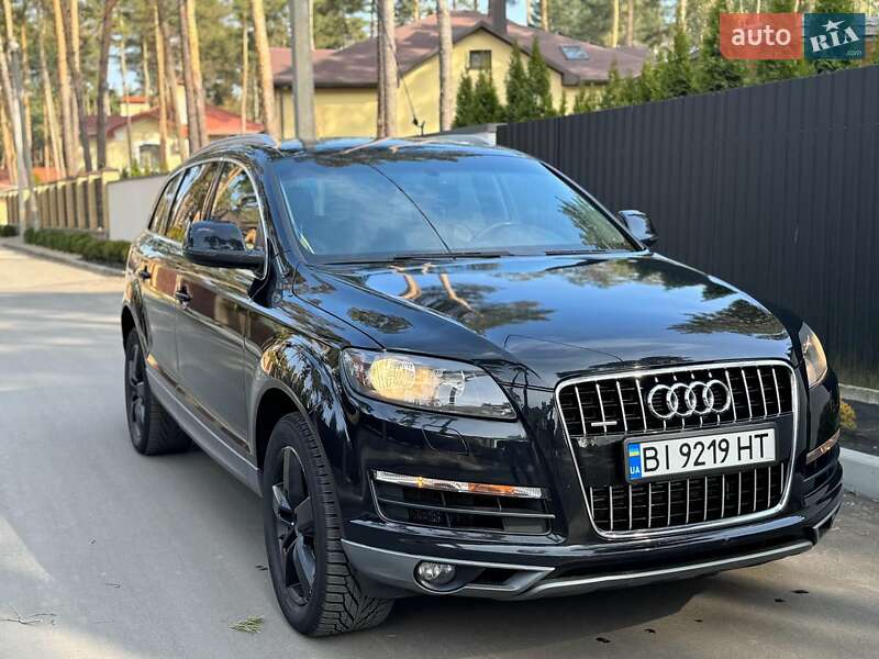 Внедорожник / Кроссовер Audi Q7 2011 в 