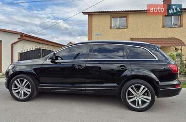 Внедорожник / Кроссовер Audi Q7 2014 в 