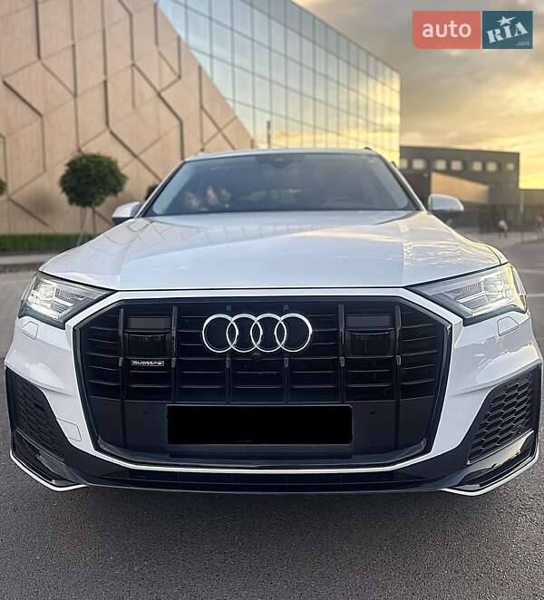 Позашляховик / Кросовер Audi Q7 2020 в Ужгороді