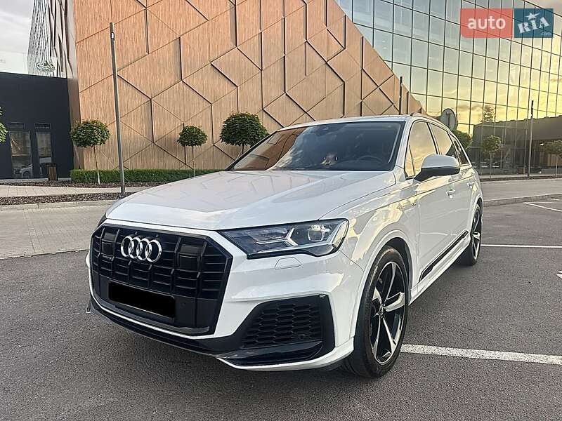 Позашляховик / Кросовер Audi Q7 2020 в Ужгороді