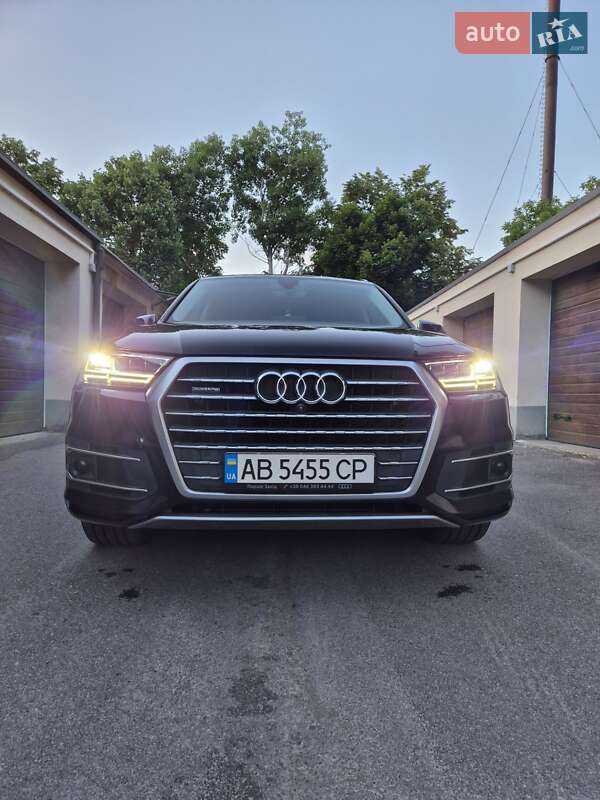 Позашляховик / Кросовер Audi Q7 2017 в Вінниці