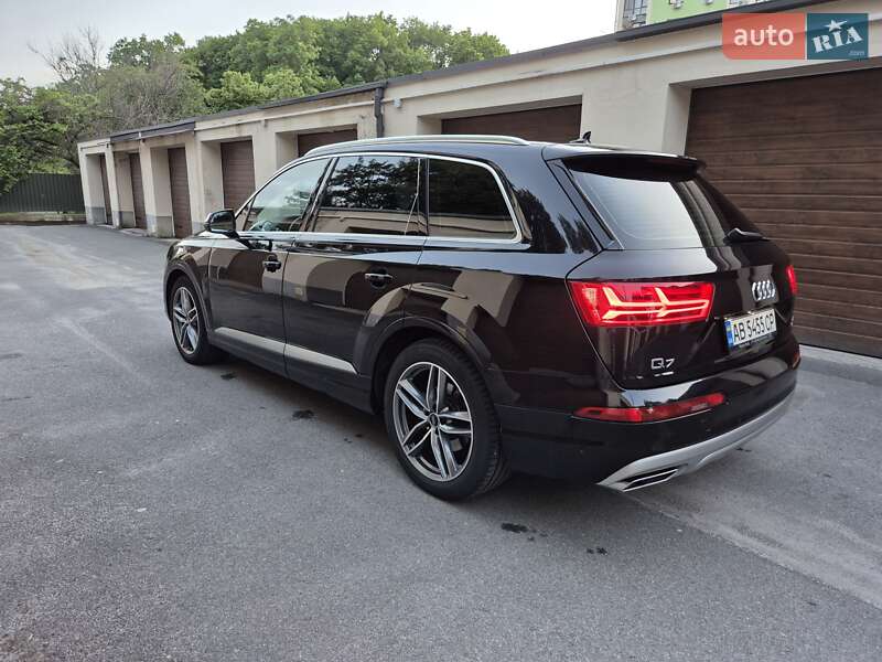 Позашляховик / Кросовер Audi Q7 2017 в Вінниці