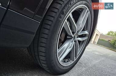 Позашляховик / Кросовер Audi Q7 2017 в 