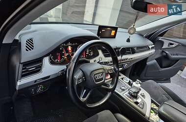 Позашляховик / Кросовер Audi Q7 2017 в 