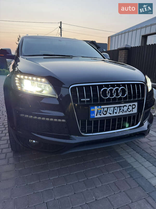 Позашляховик / Кросовер Audi Q7 2013 в Луцьку