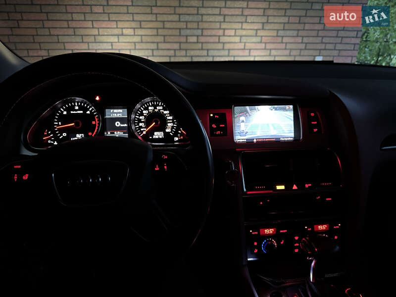 Позашляховик / Кросовер Audi Q7 2013 в Луцьку